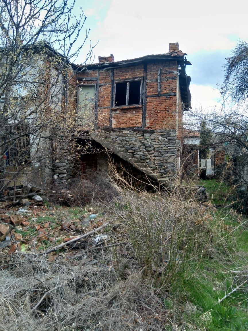 Къща и парцел Първенец