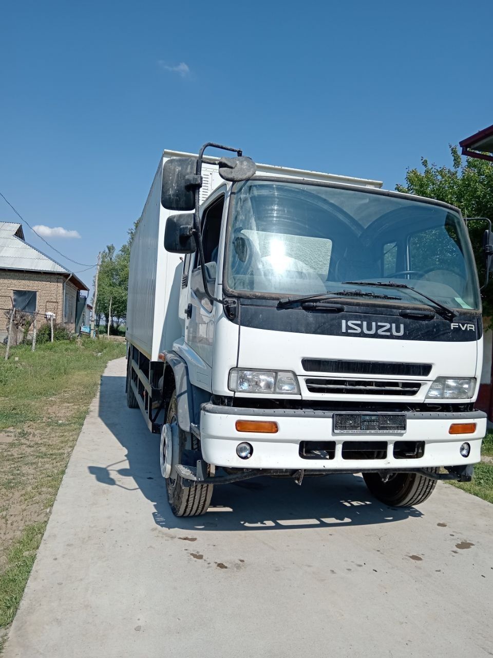 ISUZU sotiladi 2020