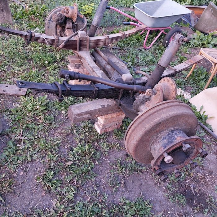 продаю запчасти от зил