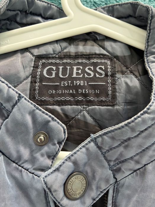 Мъжко яке от Guess