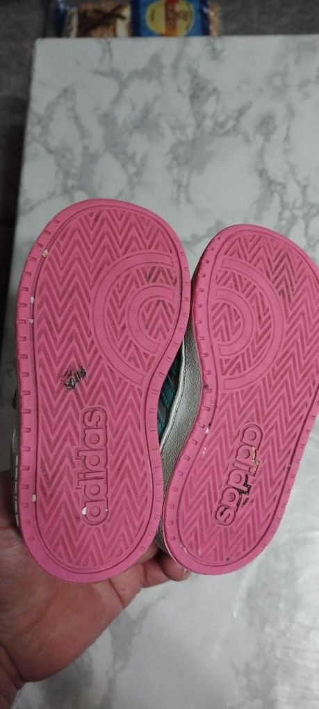 Детски маратонки за момичета Adidas 23  1/2