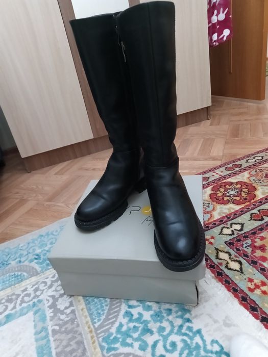 Продам зимние сапоги