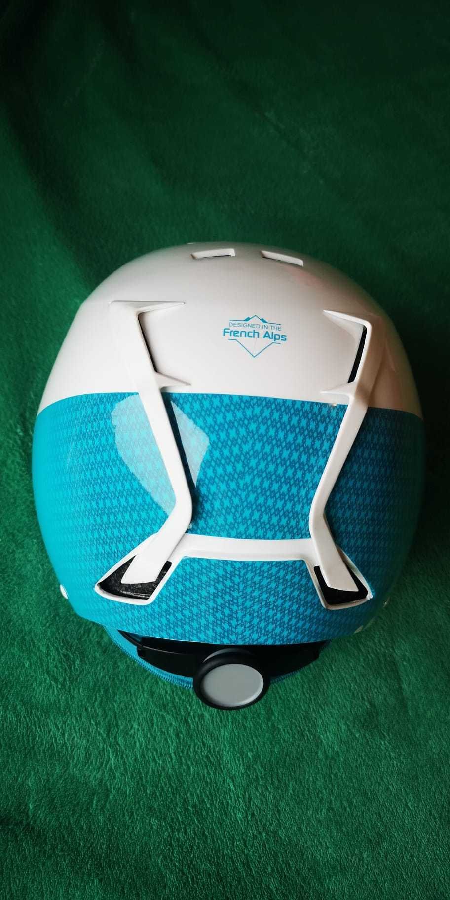 Vand 2 casti protectie ski diferite marimi S sau M