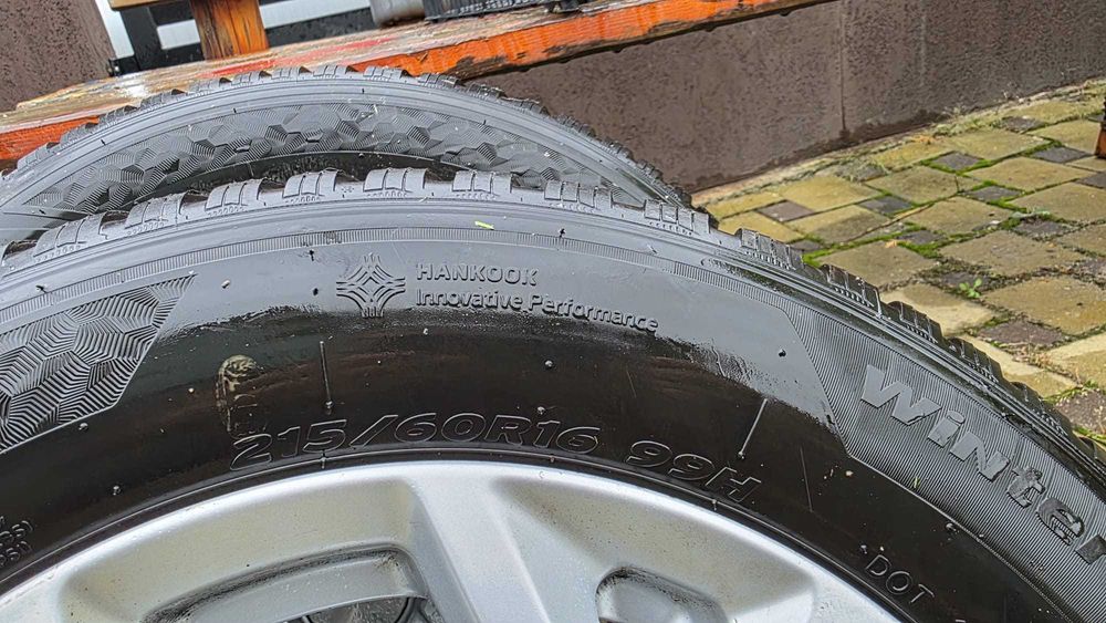 Vand 4 anvelope de iarna Hankook  215/60/R16 dot 2023