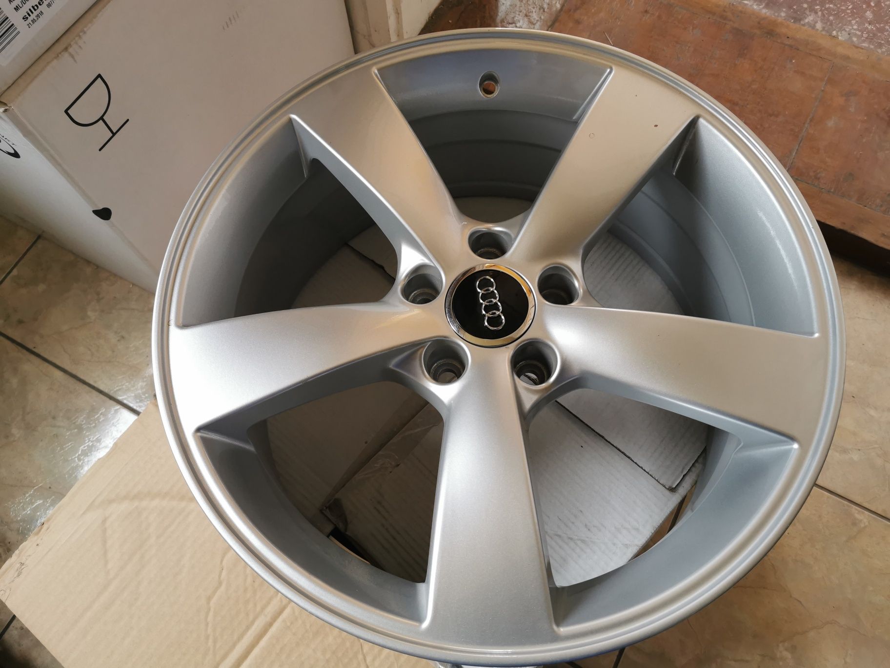 Vand jante de aliaj pentru Audi pe 18 marca Avus model af10 silver