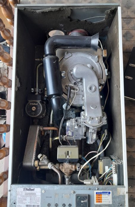 Продаю не раб. котел. Продам на запчасть, детали котла Вайлант Т6