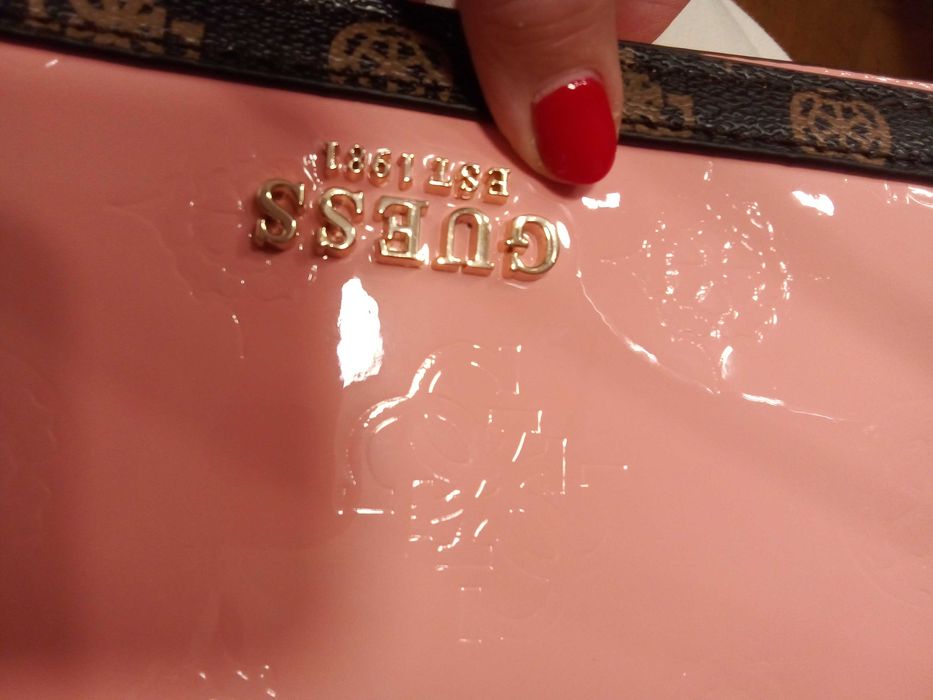 Нова чанта Guess, корал- 169 лв.