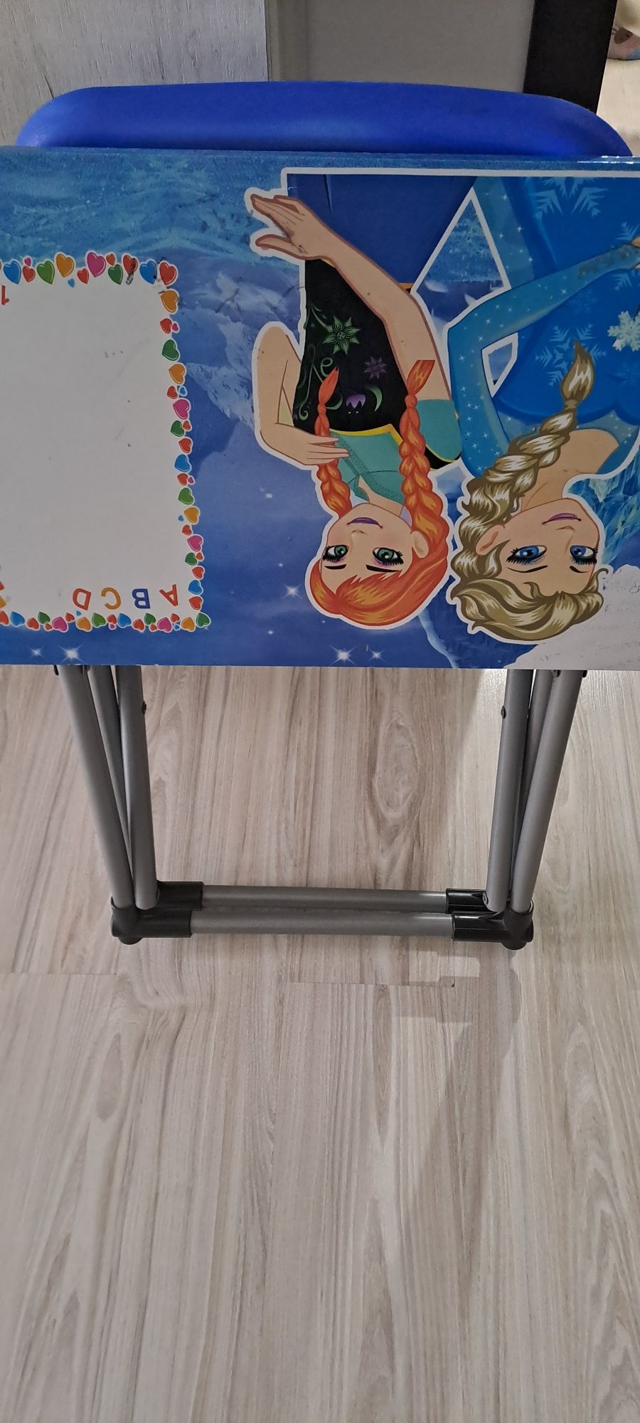 Продавам детско бюро
