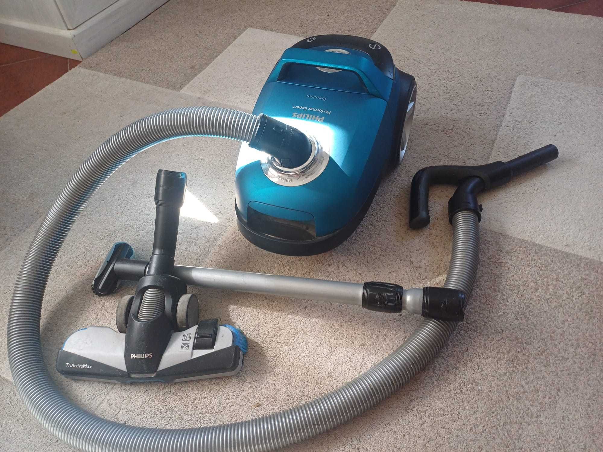 Aspirator Philips FC8227 premium cu accesorii