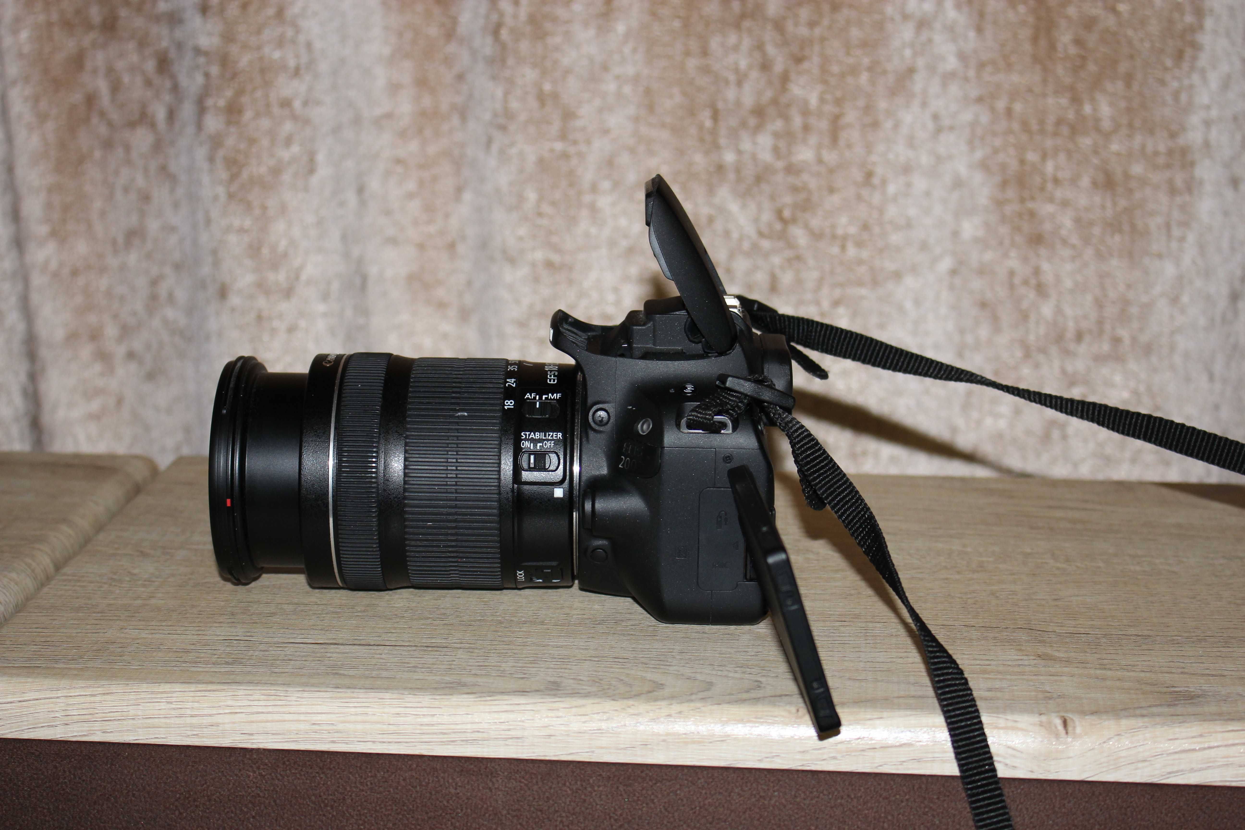 Профессиональный фотоаппарат Canon 200D 18-135mm STM. Как новый