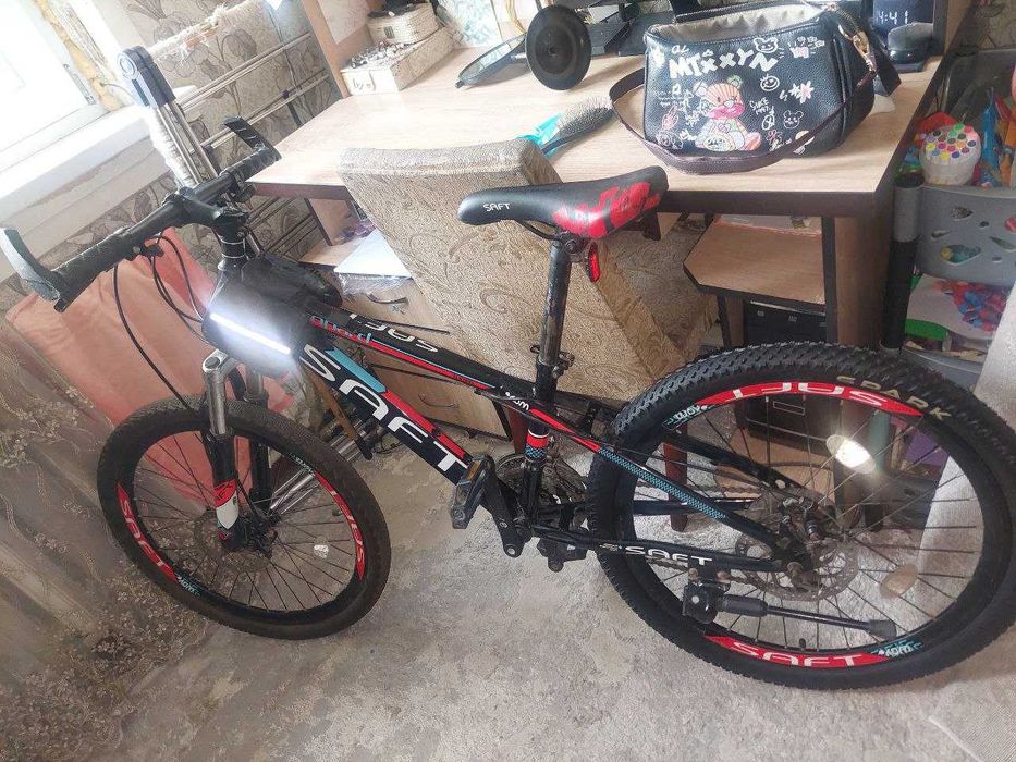 Продается свой велосипед.24 размер 
7скоростей.Катались раз 5.