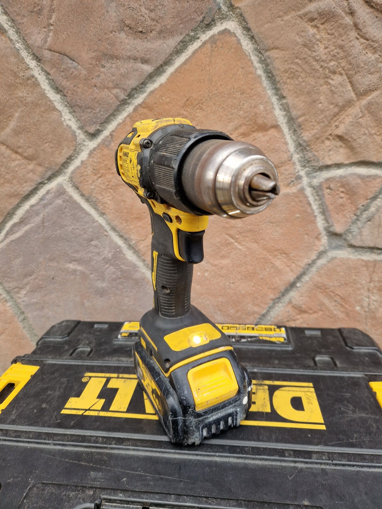 Винтоверт DeWALT