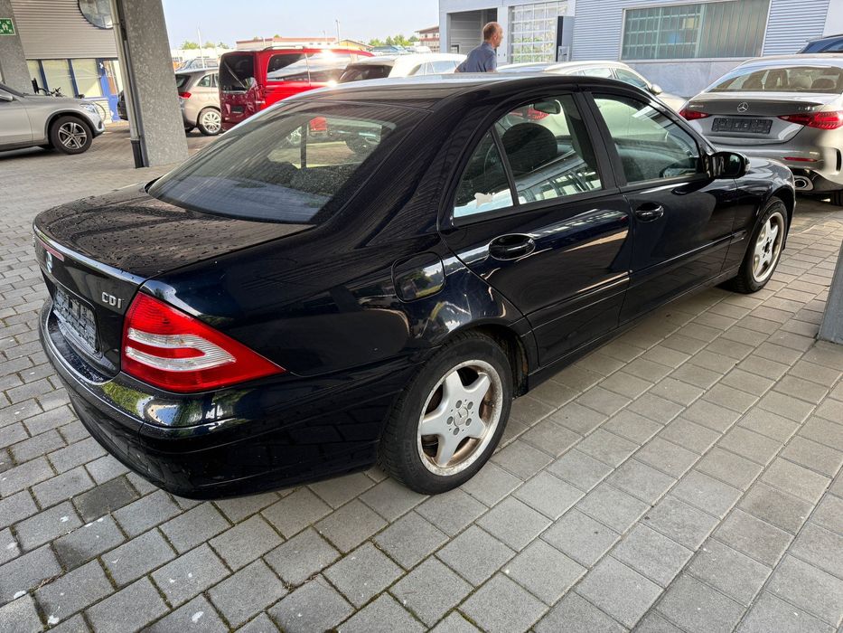 Vând Mercedes benz 220 cdi