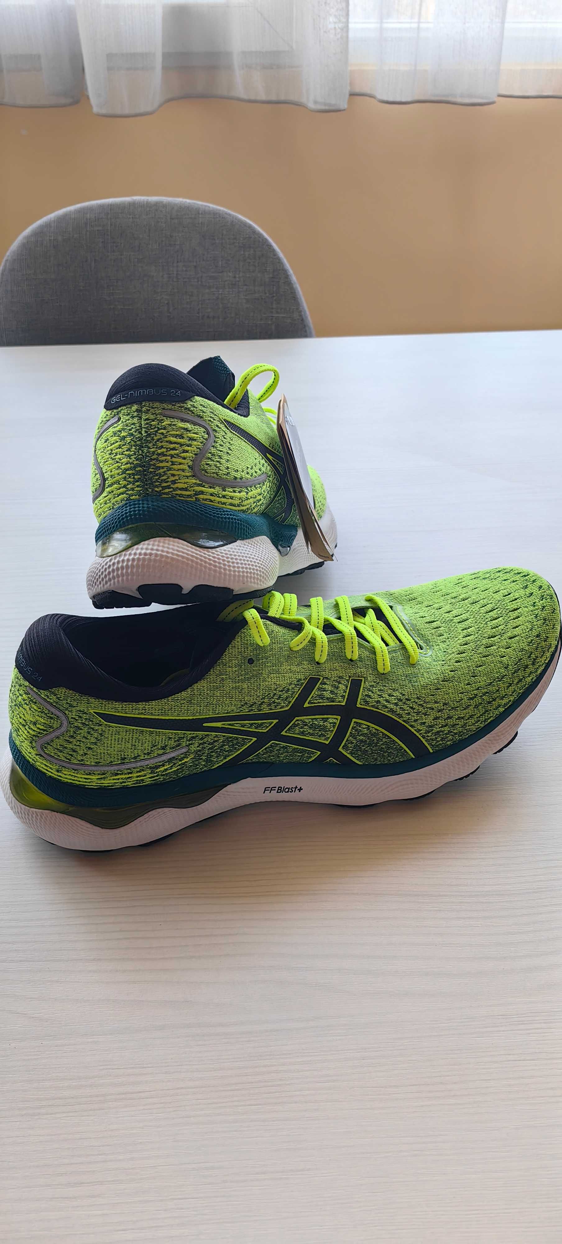 Asics Nimbus 24 .
