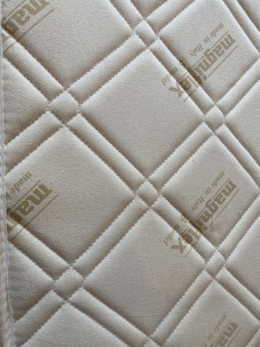 Спалня дървена основа  плюс матрак Magniflex