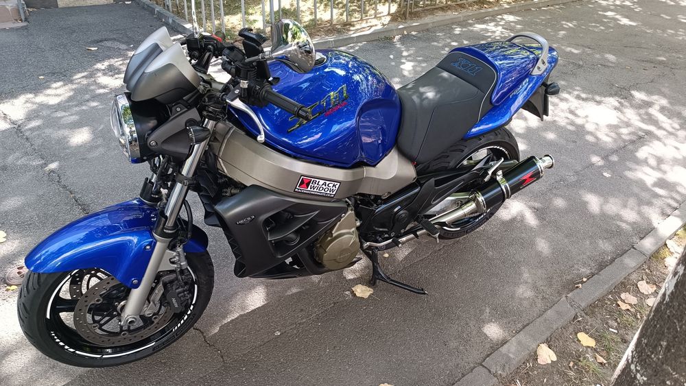 Honda cb1100. X11 hornet