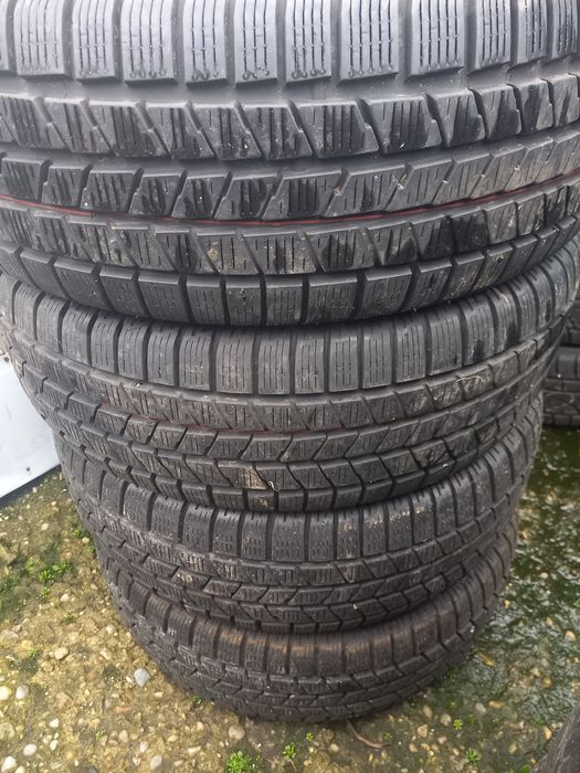 Pirelli 235/65/17 4 броя зимни