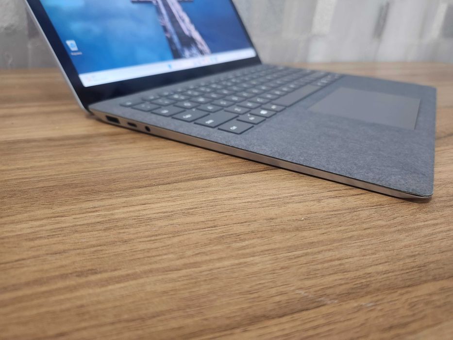 Microsoft Surface Laptop 4