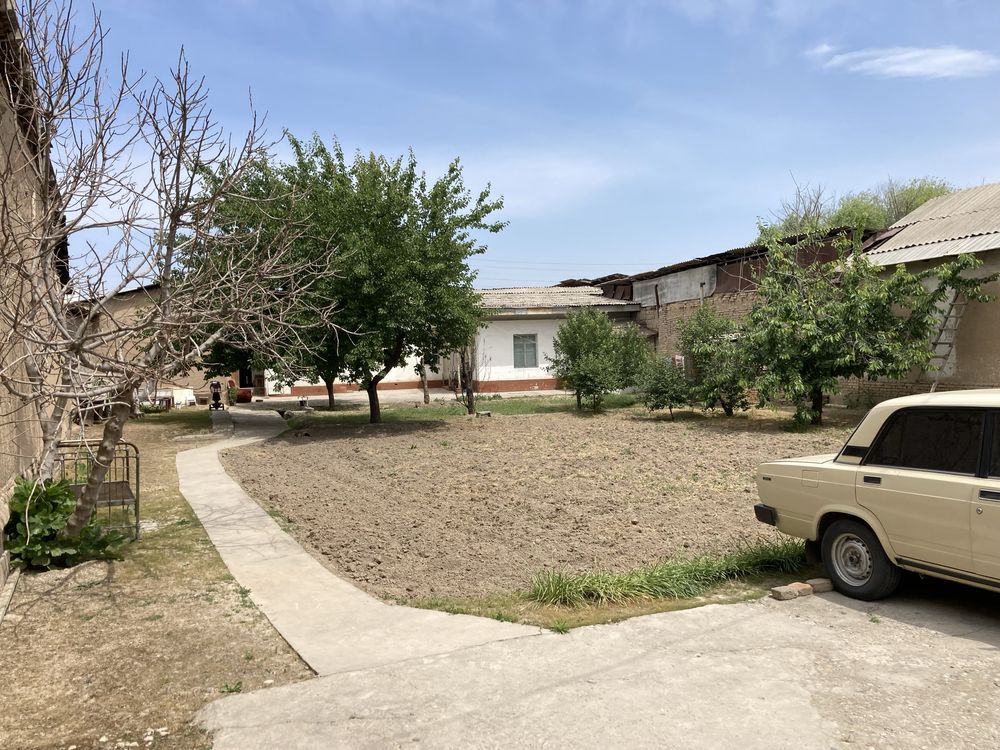 Chista quruvchilaga qizu yer, ikta ko’chaga qaragan 8,4 sotix.