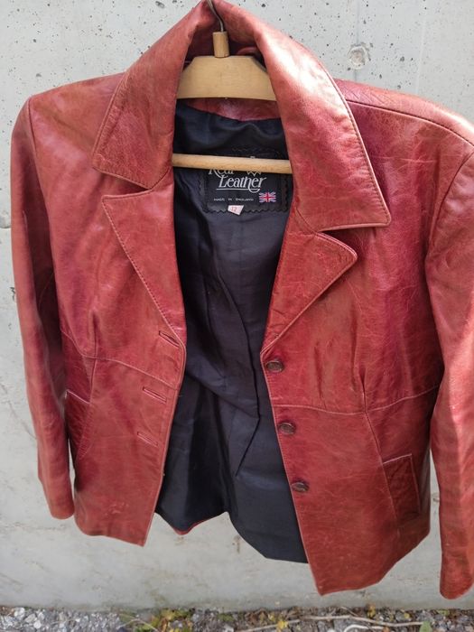 Дамско сако ,естествена кожа .