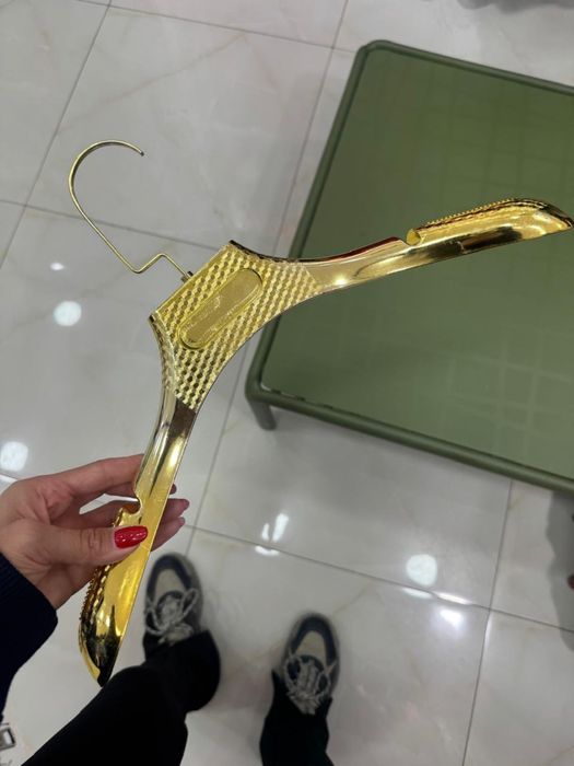 Продается вешалки