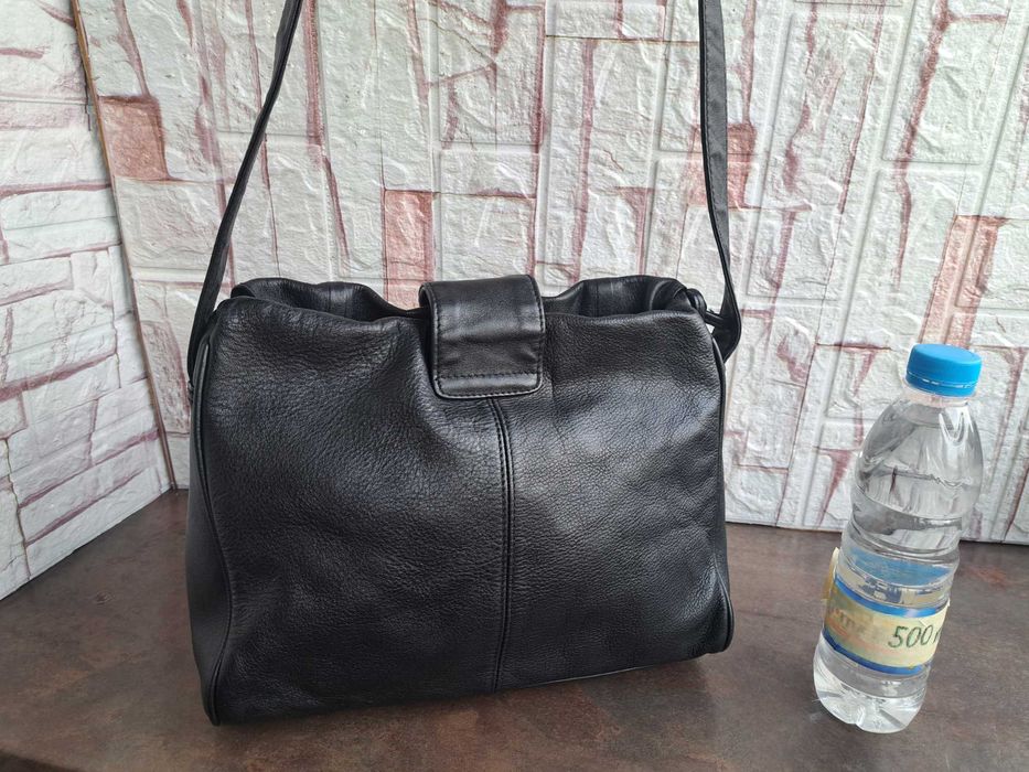 дамска чанта,черна малка кожена чантичка-естествена кожа