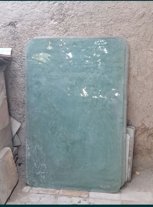 Срочно продам стекло.3 больших 10 маленьких 600000