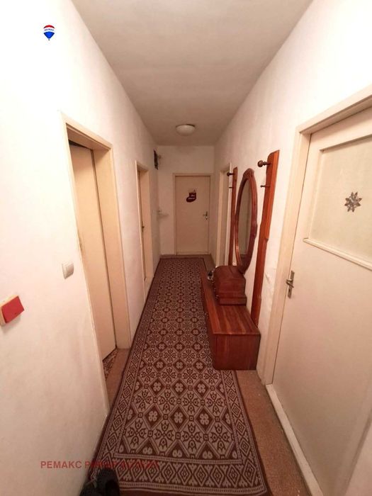 Тристаен апартамент в кв. Дружба 3