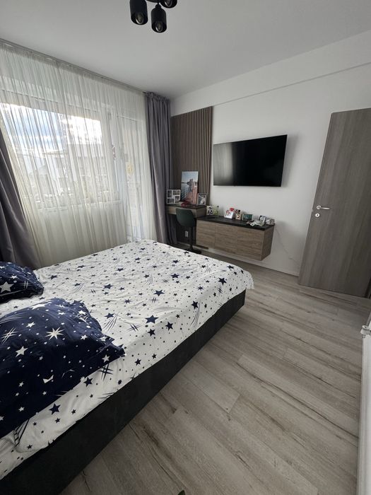 Vand Apartament  3 camere