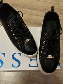 Дамски кецове Guess