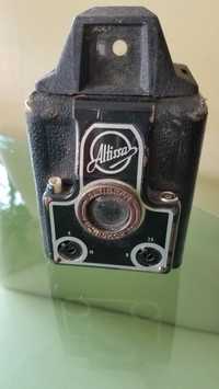 Два антични фотоапарата