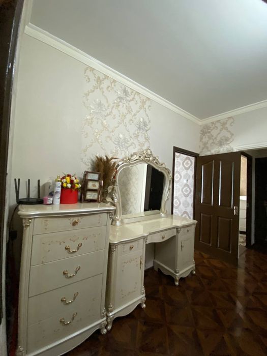 3 xona kvartira sotiladi