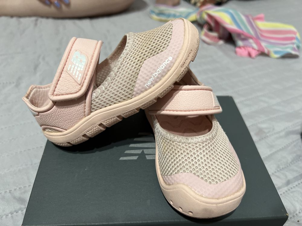 Sandale NewBalance fetite