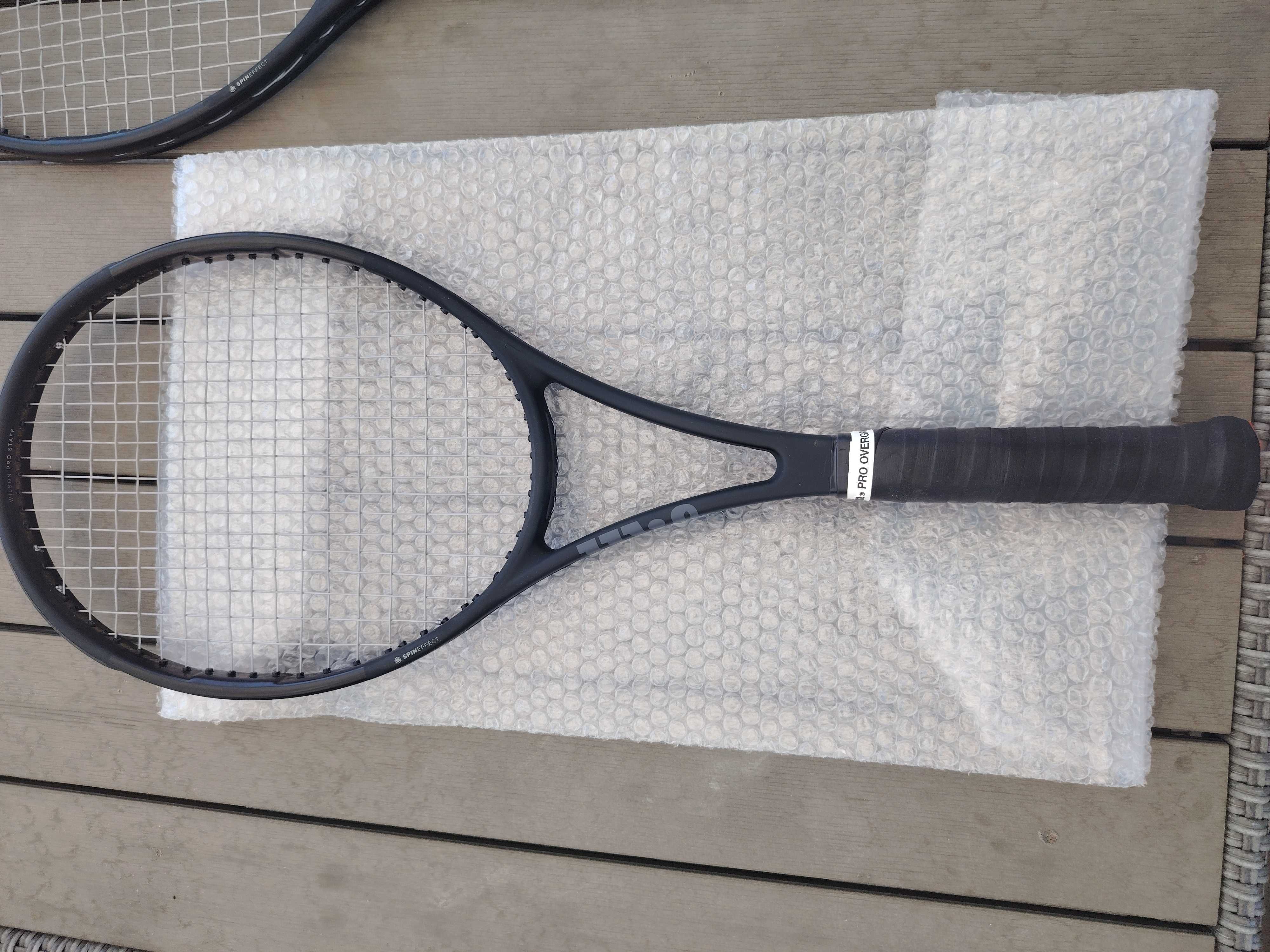 Продавам ракети за тенис Wilson Roger Federer Pro Staff V11