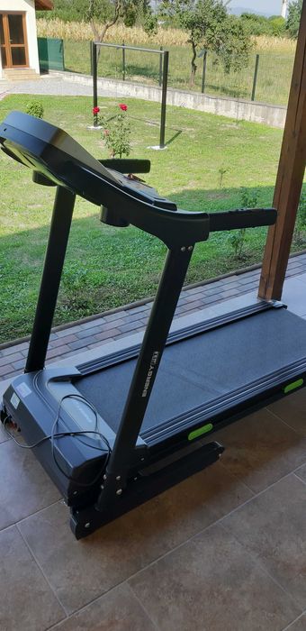 Banda de alergat noua,inclinare automata,toate optiunile,G max  130kg