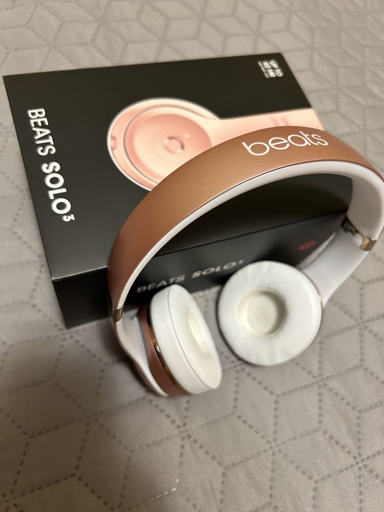 Beats solo 3 rose gold