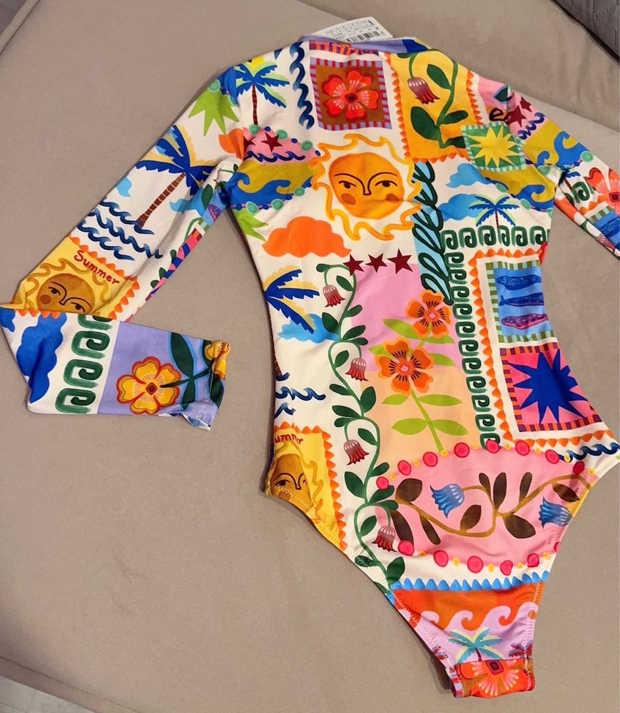 Costum de baie nou , mar S