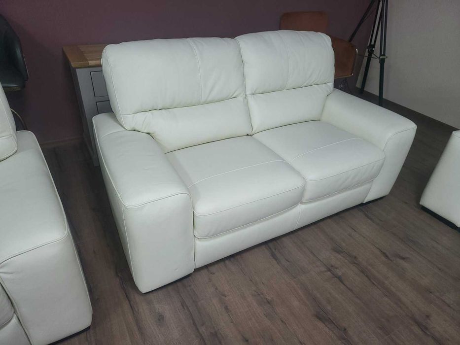 Светло кремав кожен комплект дивани тройка,двойка и фотьойл