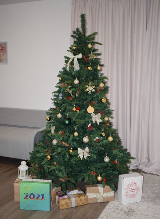 Продам новогоднюю елку 2метра