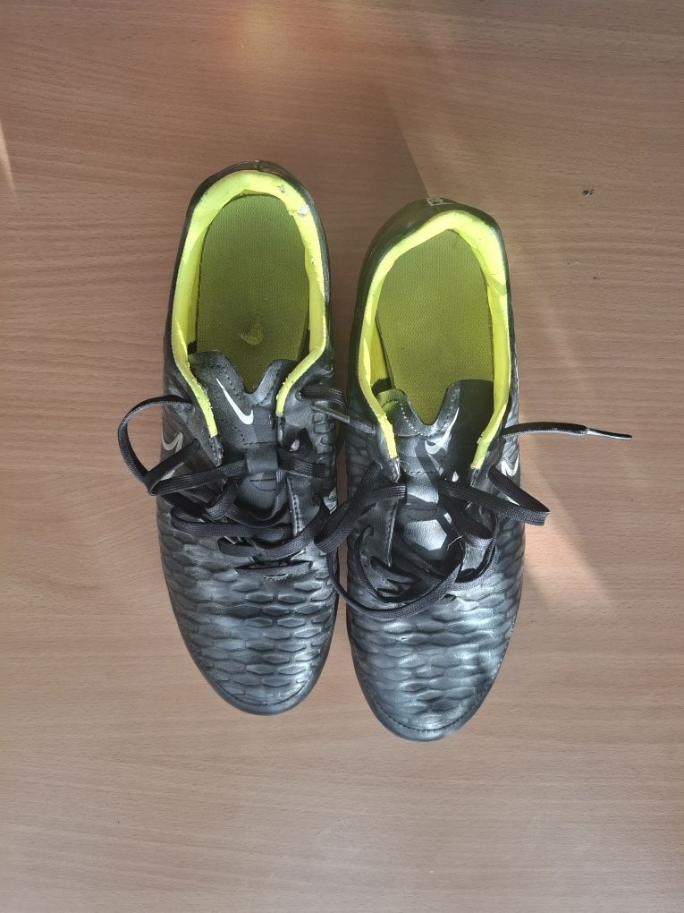 Nike magista 42.5 purtate