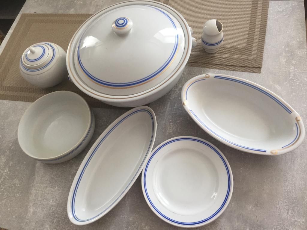 Продам набор фарфоровой посуды