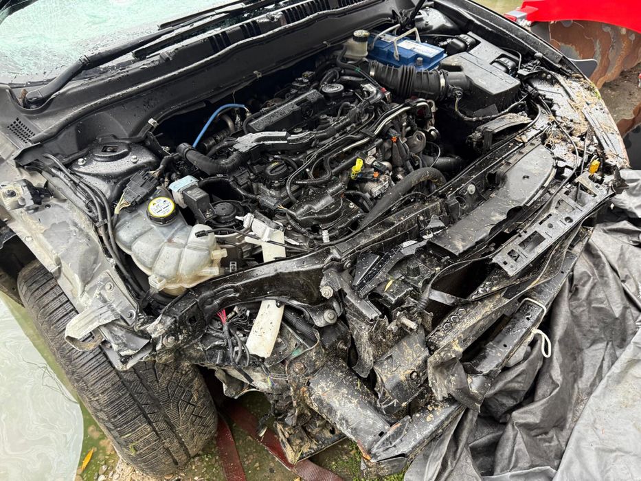 Vând Ford Mondeo mk5 avariat