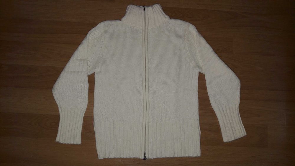 Pulover alb cu fermoar, marimea M, material acrilic