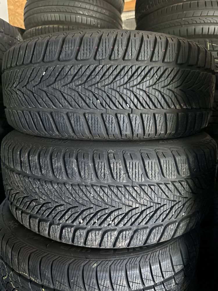 Anvelope de iarna 215/50R17