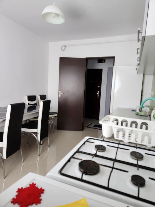 Inchiriez apartament