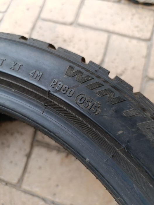 Зимни гуми Pirelli 235/40/18 Sottozero 3