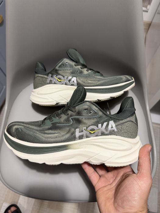 Adidasi 42,44 Hoka Clifton 10