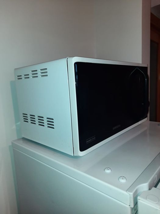 Cuptor cu microunde Samsung 800W