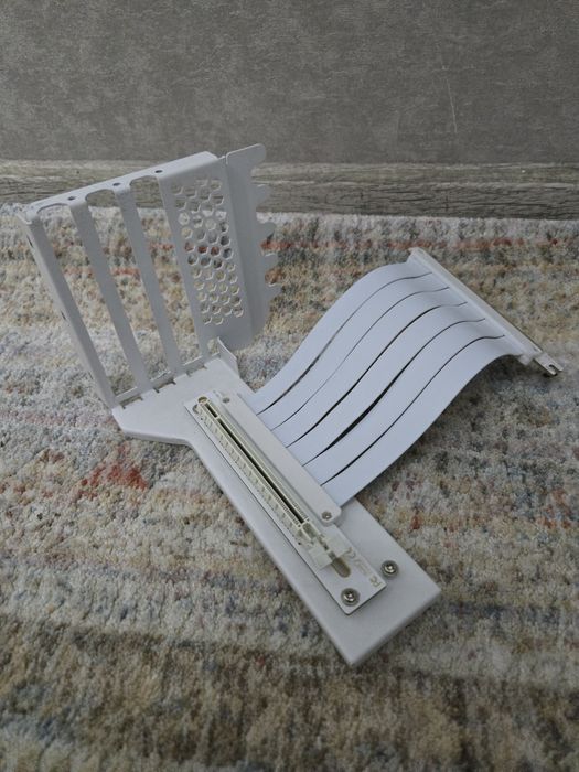 Кранштейн/подставка вертикальная для видеокарты