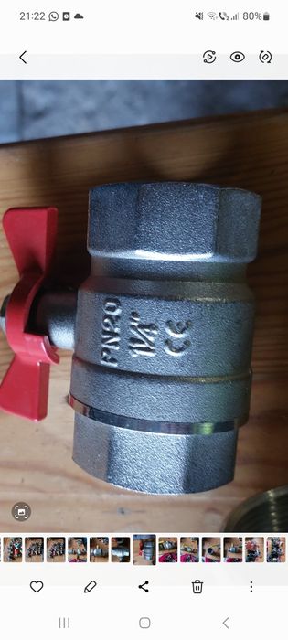 Vând robineți de apa și gaz